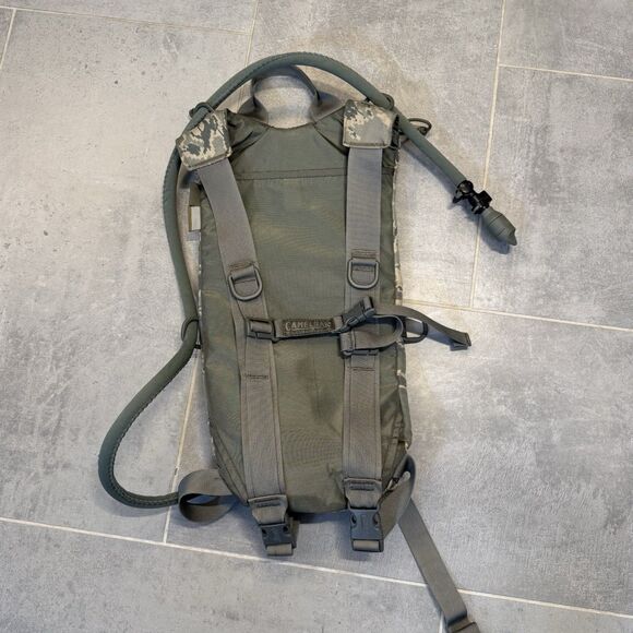 CamelBak Maximum Gear ThermoBak 3L Cordura Hydration Pack Digital Camo Military - Picture 10 of 14